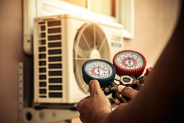 Professional Hvac technician working in Parkville, MD